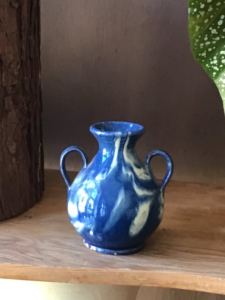 Miniature vase