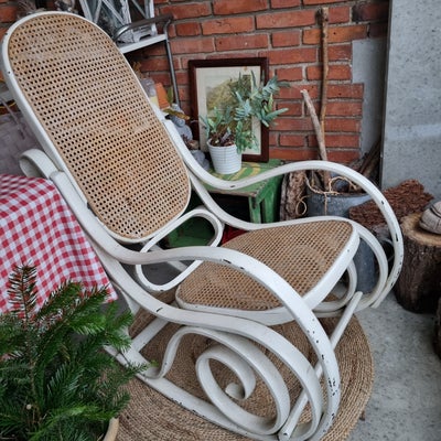 THONET, Art Nouveau Style Bentwood & Cane Rocking Chair, Gyngestol, THONET stil, kender ikke alder.
