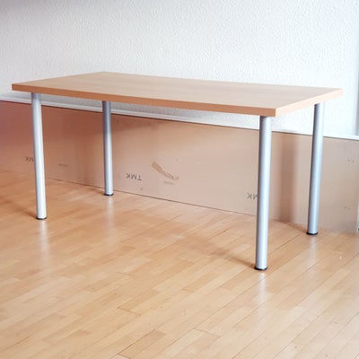 Spisebord, IKEA VIKA AMON , b: 75 l: 150, 

Hvad gør du når du skal have mange gæster ?.

Her er en 