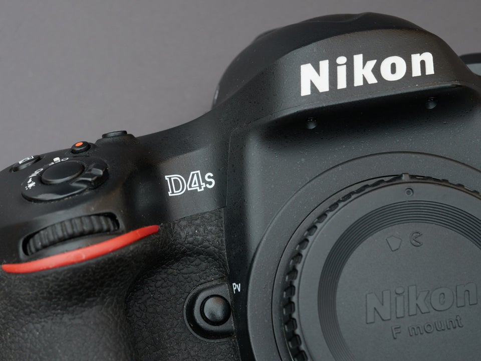 Nikon D4S, God