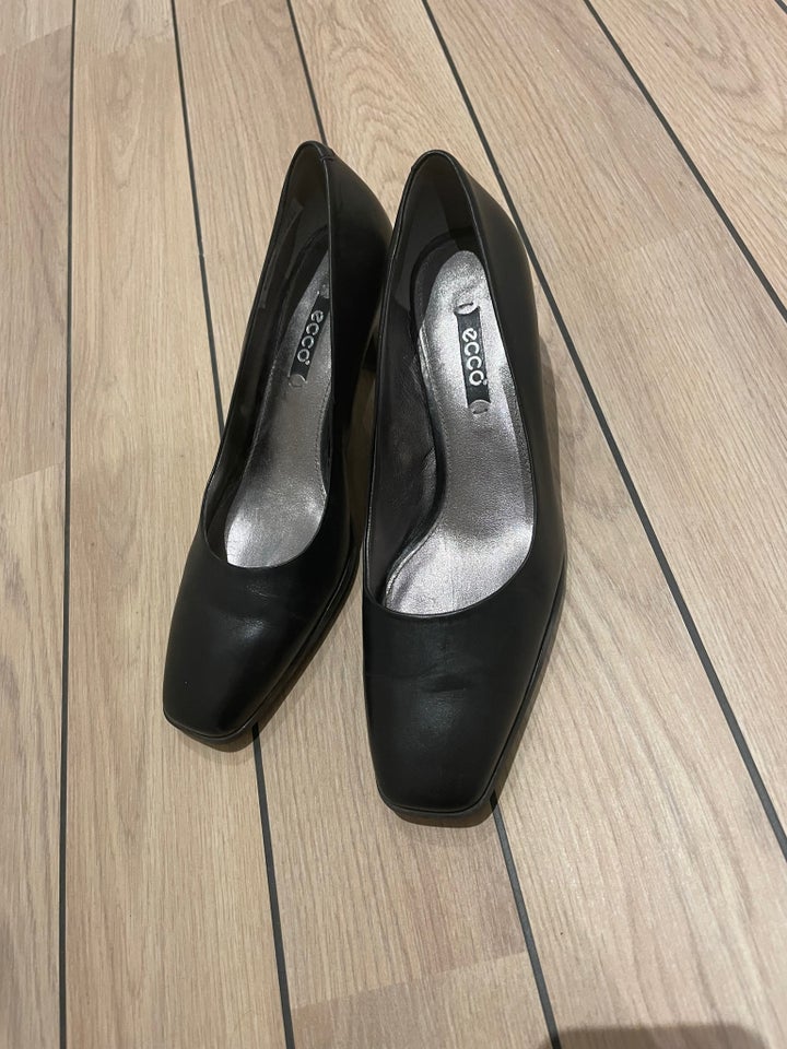 Pumps, str. 38, Ecco