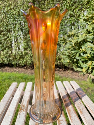 Vase, Glasvase, Flot vintage Carnival marigold vase. Mønster på sider og bølget kant. Højde 23,5 cm.