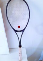Tennisketsjer, TECNO PRO / TYPHOON
