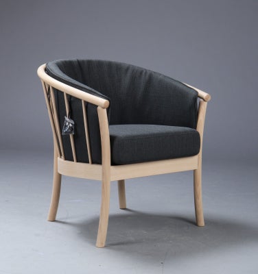 Hvilestol, træ, Ny Tremmestol/hvilestol udført i sæbebehandlet bøg, betrukket med gråt uldstof. H. 7
