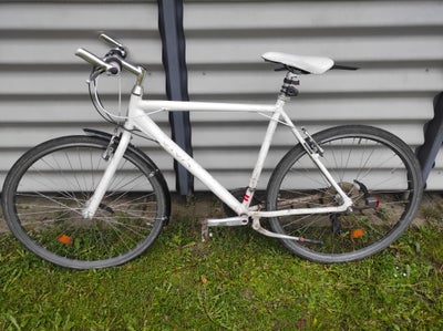 Herrecykel,  VIVA, Bike in a fair condition. It's working, but it could use a little care. 
Lock and