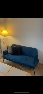 Sofa, velour, 2 pers. , ILVA, Pæn og velholdt blå chisa 2-personers sofa. Sofaen er købt i ILVA fra 