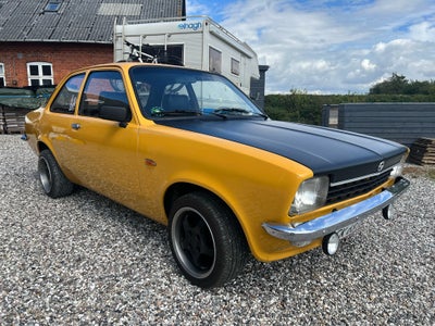 Opel Kadett, 1,2, Benzin, 1976, 2-dørs, Fin Kadett C fra 1976
1,2
Renoveret for ca. 5 år siden
Samt 