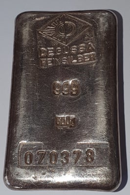 Danmark, guld- og sølvbarre, Degussa barre 500 gram.
Barren er graveret.
Barren er nummereret.