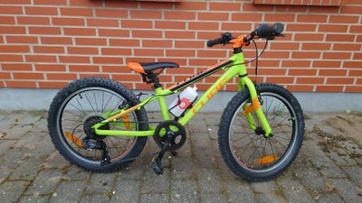 Unisex børnecykel, mountainbike, Cube, 20 tommer hjul, 7 gear, Fra kvalitets mærket cube .

Med støt