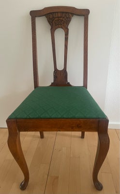 Spisebordsstol, Træ, Spisebordsstole med grønt betræk.
Brunt træ
Kan ombetrækkes.
2 af stolene træng