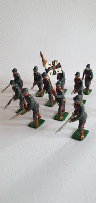 Tin, Tinsoldater, 11 Tyske tinsoldater fra 1 verdenskrig og 11 Tyske tinsoldater fra 2 verdenskrig 
