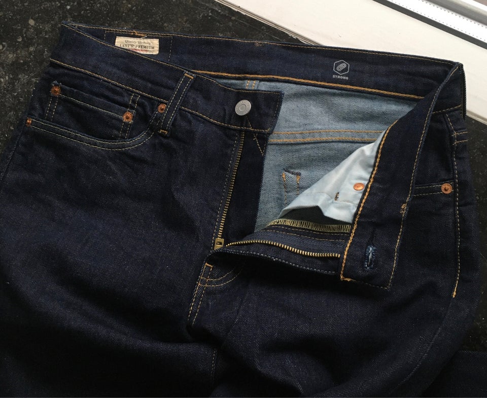 Jeans, Lewi Strauss & Co, str. 31