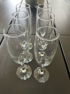 Glas, Champagneglas, 6 flotte champagneglas. 

Prisen er pr. stk. 

Kan afhentes i København, Stenlø