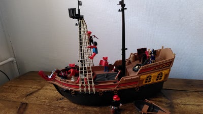 Playmobil, Sørøverskib, Lego, Playmobil sørøverskib med 8 sørøvere om bord med geværer og pistoler. 