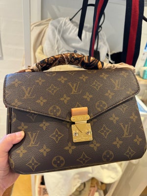 Crossbody, Louis Vuitton, andet materiale, Pochette metis. Næsten ny. Købt i 2020. Alt medfølger. 