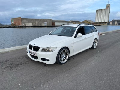 BMW 320d, 2,0 Touring, Diesel, 2009, km 352000, hvid, træk, klimaanlæg, aircondition, ABS, airbag, a