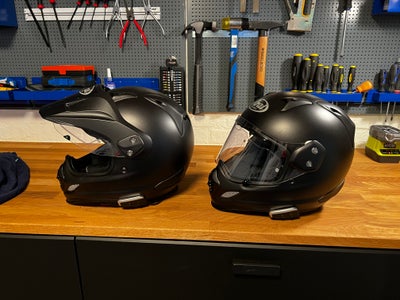 Hjelm, Arai Tour X-4 , str. M og XS, Mat sort, 2 stk. Begge hjelme som nye og næsten ikke brugt. Beg