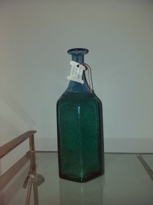 Glas, Flaske, base, kunst, COSTA BODA, GLAS LOPPE MARKED

COSTA BODA
NR. 47865
Bertil Vallien
6 kant