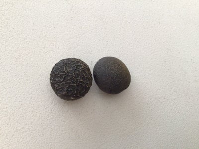 Smykker og sten, Lækker Boji Sten par ( han g hun ) vægt tilsammen 26g .
Boji opdeles i to typer. En