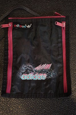 fællesskab Aja Enhed Find Adidas Taske på DBA - køb og salg af nyt og brugt