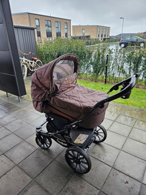 Kombivogn, Emmaljunga Kombivogn, Kombi barnevogn sælges. Klapvognsdel medfølger. 

Har stået udenfor