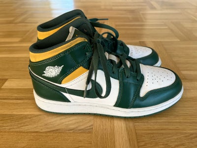 Sneakers, Nike, str. 40,  Grøn, gul, hvid,  Læder,  Næsten som ny, Stort set ubrugte sko. Køber beta