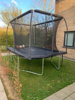 Trampolin, Extreme firkantet trampolin, Extreme Trampolin 366x244x273 cm
2 uger gammel, sælges da vi