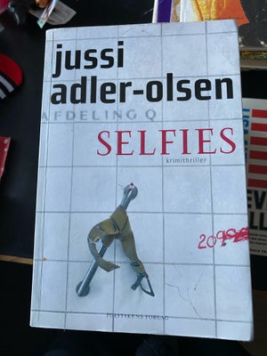 Afdeling Q Selfies, Jussi Adler-Olsen, genre: krimi og spænding, Romanen er i god stand, næsten som 