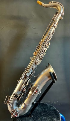 Saxofon, Buescher "Tru Tone", USA 1930. Sjælden og fantastisk tenor, super flor mat sølvblæst overfl