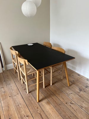 Spisebord, Eg/ linoleum  , FDB Møbler, b: 82 l: 160, C35B spisebord matlakeret eg/ Sort linoleum

Kø
