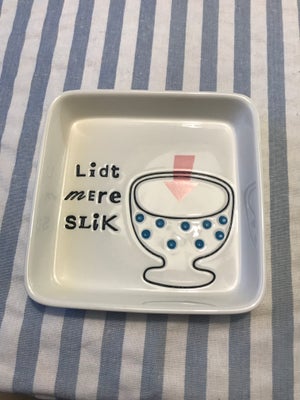Porcelæn, Slikfad Porcelain by Liebe, Porcelain by Liebe, Porcelænsfade fra Liebe med fine illustrat