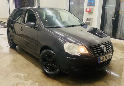 VW Polo, 1,4 16V, Benzin, 2005, km 262000, sortmetal, træk, ABS, airbag, alarm, 5-dørs, centrallås, 