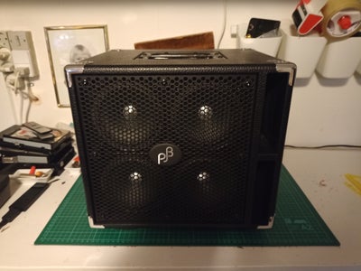 Baskabinet, Phil Jones Compact C4, 400 W, Phil Jones Compact C4 Bass Cabinet i sort. Et lækkert komp