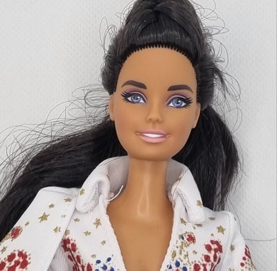 Barbie, ELVIS, Barbie i Elvis udgave. 

Jeg er samler og sælger af min samling vi bor røgfri med en 