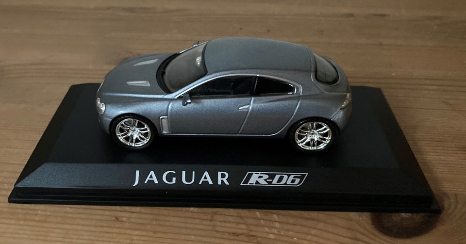 The cast 1/43 Jaguar R-D6 Car Concept Car Action Figure