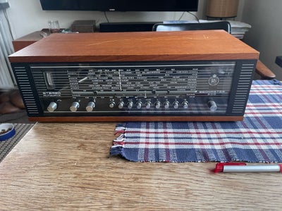 AM/FM radio, Bang & Olufsen, Beomaster 900, God, Velholdt retro radio i teak kabinet Beomaster 900  