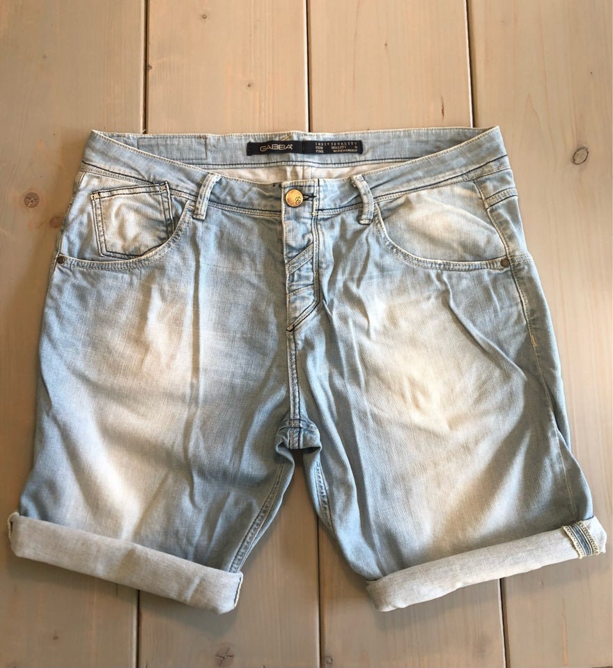 Shorts, Gabba, str. 36