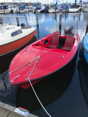 Italiensk , Speedbåd, 16 fod, 30 hk , Mariner, benzin, saltvandskølet, udenbordsmotor, skrog: glasfi