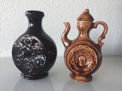 Stentøj, Tekande, Kaffekande 
Vandkande 
Vinkande 
Tekande
Thekande 
The kande 
Vase 
Rund  
Keramik