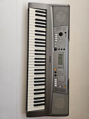 Elklaver, Yamaha, Ypt-310, Velfungerende begynder digitalklaver. 110 cm bredt med klaverstativ og pe