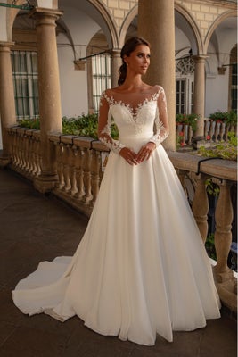 Brudekjole, Den smukke A-silhouette kjole er designet til at gøre dine mest elskede bryllupsdrømme t