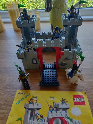 Lego Castle, 6073, Komplet borg med alle ridderne og den originale hængebro med snor samt pæn byggev