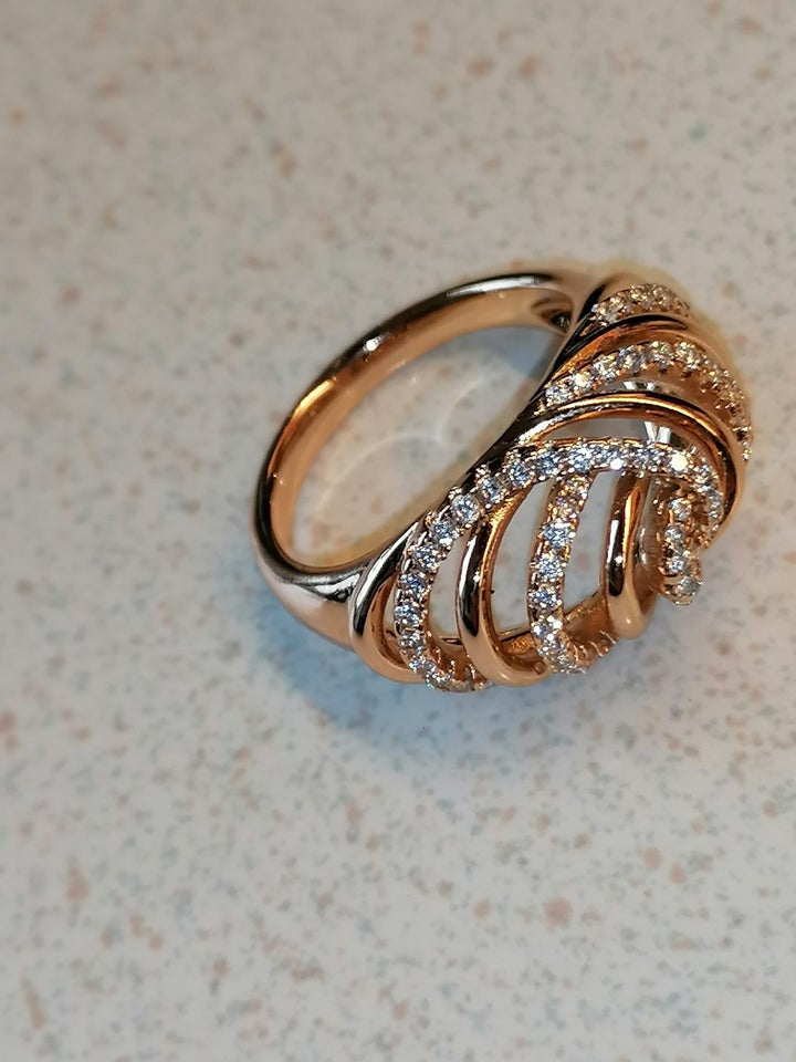 Ring, SWAROVSKI Guld ring