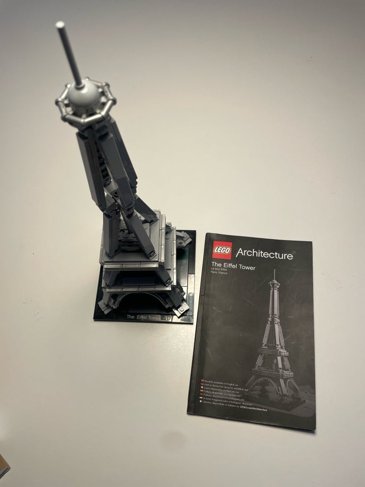 Lego Architecture, The Eiffel tower