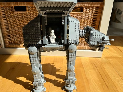 Lego Star Wars, 75054 AT-AT, Meget fin AT-AT 
Æske medfølger ikke.
Plus porto