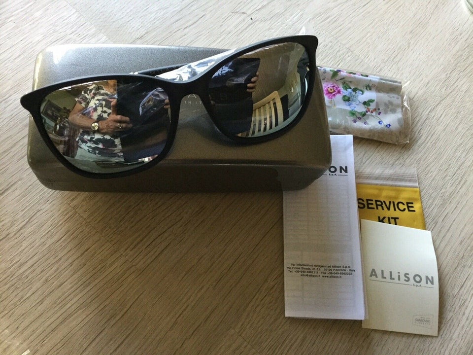 Andet smykke, andet materiale, Allison solbrille