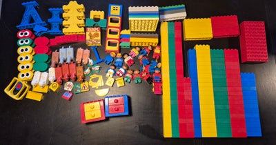 Lego Duplo, 1980/1990, Lego Duplo fra 80/90'erne. 

Stor pakke med diverse Lego duplo klodser og fig