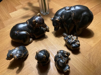 Keramik, Sort isbjørne sæt med 4 unger - 1. Sortering , Royal Copenhagen nr 21519 og 21520, Bjørnefa