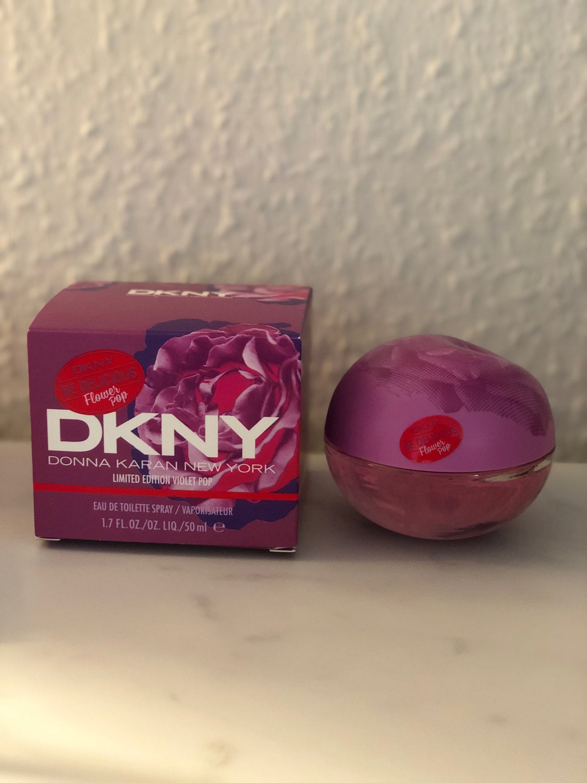 svamp Biskop Tomat Eau de Toilette, DKNY flower pop limited edition violet pop 50m ed, DKNY  Donna Karan – dba.dk – Køb og Salg af Nyt og Brugt