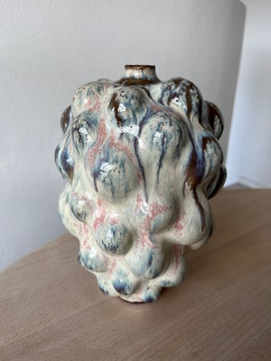 Stentøj, Vase, Rikke Elgaard, En stor og meget smuk Rikke Elgaard Vase, står i meget flot stand, ude